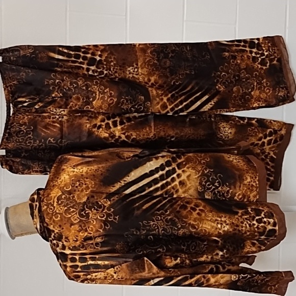 Secret Treasures 12/14 Leopard Print Poly Satin Pajamas Button Down - Picture 6 of 7